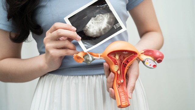 Thai trứng toàn phần: Nguyên nhân, dấu hiệu nhận biết và cách theo dõi an toàn