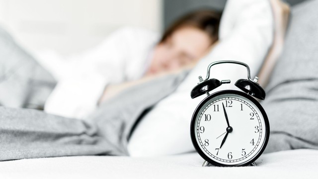 Thời gian đi ngủ và thức dậy tốt nhất cho sức khỏe