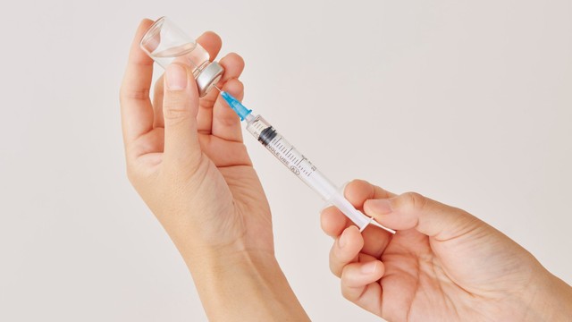 Tiêm vắc xin sốt xuất huyết ở quận Tân Phú: Lịch tiêm và những thông tin cần biết