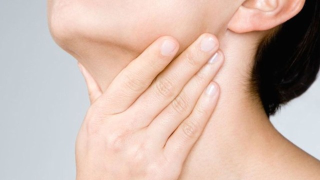 Tĩnh mạch cổ nổi: Nguyên nhân, dấu hiệu nhận biết, chẩn đoán và điều trị