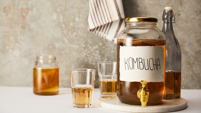 Trà kombucha có cồn không? Những lợi ích của kombucha   