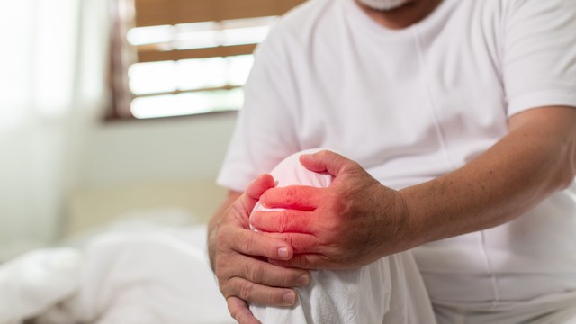 Tràn dịch khớp gối kiêng ăn gì để hỗ trợ phục hồi tốt hơn?