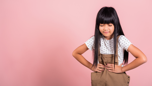 Trẻ 11 tuổi có kinh nguyệt có sao không? Dấu hiệu cần lưu ý