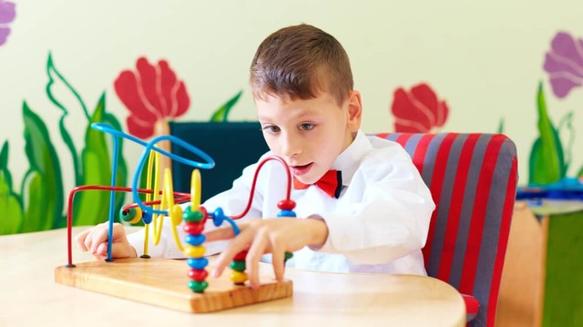 Trẻ bị bại não sống được bao lâu? Cách chăm sóc trẻ khỏe mạnh và lâu dài