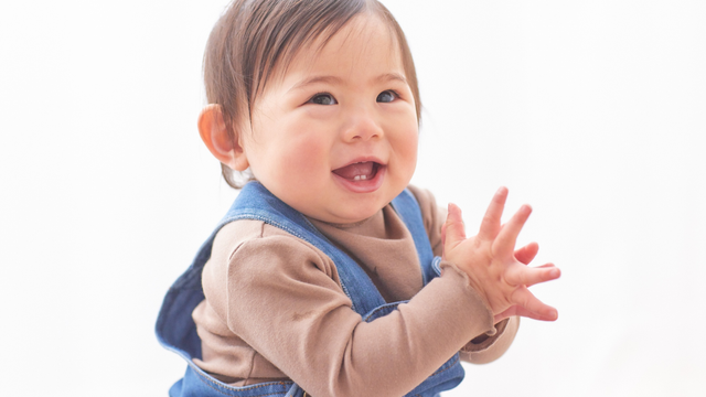 Trẻ tự kỷ có biết bắt chước không? Dấu hiệu nhận biết