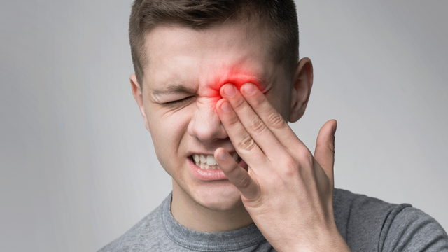 Triệu chứng mắt đỏ khi bị Covid-19 có nguy hiểm không?
