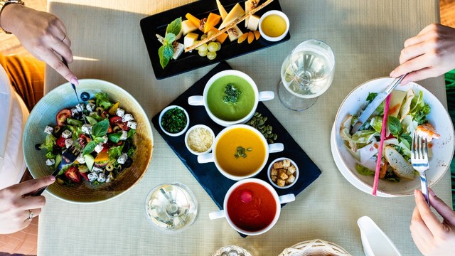 Ung thư có lây qua đường ăn uống không? Yếu tố tăng nguy cơ mắc ung thư