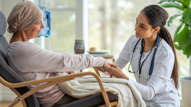 Ung thư gan di căn xương nguy hiểm như thế nào? Phương pháp hỗ trợ điều trị