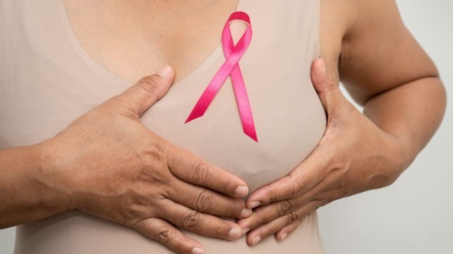 Ung thư vú có đau không? Khối u ung thư vú có cảm giác thế nào?