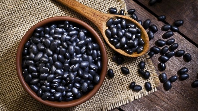 Uống đậu đen rang hàng ngày có tốt không? Những thông tin dinh dưỡng cần biết