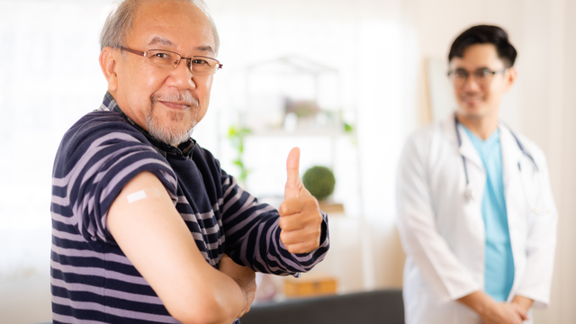 Vì sao nên tiêm vắc xin Arexvy cho người cao tuổi phòng RSV?