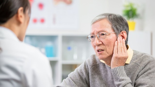 Viêm tai ngoài có mủ: Dấu hiệu nhận biết và cách xử lý đúng cách