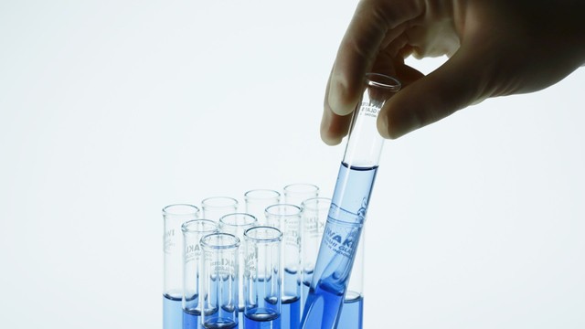 Xét nghiệm tiền mãn kinh: Thời điểm thực hiện và các loại xét nghiệm tiền mãn kinh