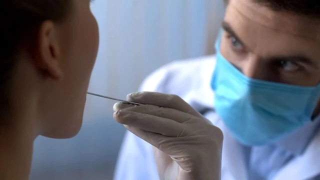 U nhú lưỡi gà là gì? Nguyên nhân, triệu chứng, điều trị và cách phòng ngừa