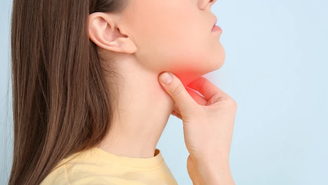 Nang giáp móng là gì? Nguyên nhân và dấu hiệu nhận biết 