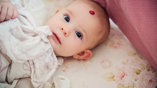 Bướu máu ở trẻ sơ sinh bao lâu thì hết? Tình trạng này có nguy hiểm không?