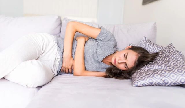 Thỉnh thoảng đau nhói bụng dưới ở nữ là do nguyên nhân gì?