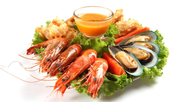 Ăn hải sản có béo không? Những loại hải sản hạn chế tăng cân