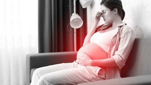 Bà bầu 39 tuần ra dịch nhầy màu trắng trong có phải là dấu hiệu sắp sinh?