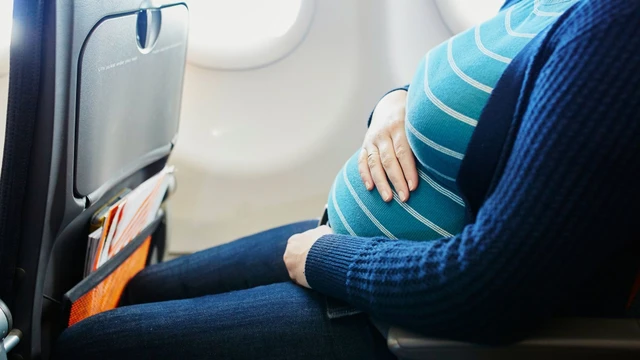 Bà bầu đi máy bay: Những điều cần biết để có chuyến đi an toàn
