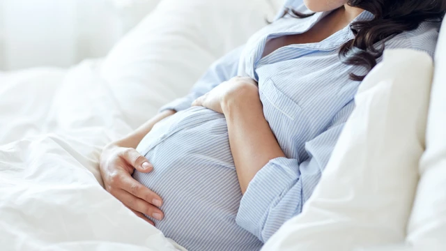 Bạch cầu cao khi mang thai: Nguyên nhân, dấu hiệu và cách xử lý an toàn
