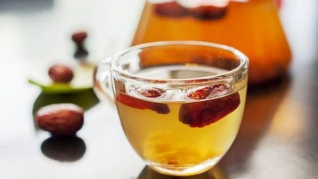 Bầu uống nước táo đỏ được không và những lưu ý mẹ cần biết?
