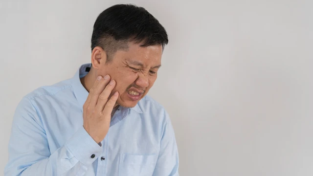 Liệt dây thần kinh số 5 là gì? Nguyên nhân và cách phòng ngừa hiệu quả
