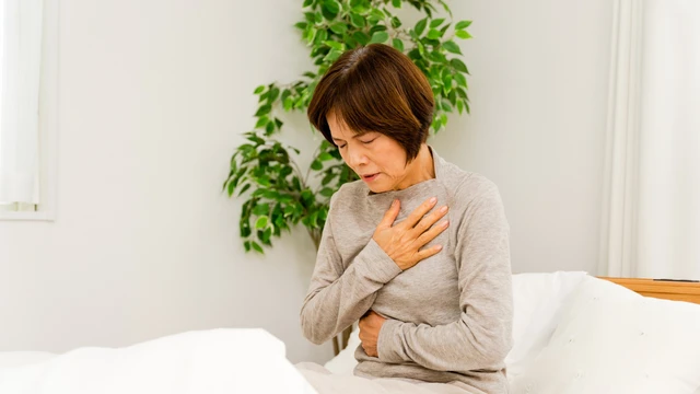 Bệnh cơ tim Takotsubo: Nguyên nhân, triệu chứng và điều trị