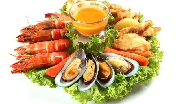 Bệnh nhân sốt xuất huyết có ăn hải sản được không?