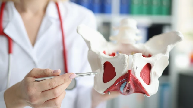 Bị đau xương cụt ở nữ giới: Nguyên nhân và cách giảm đau