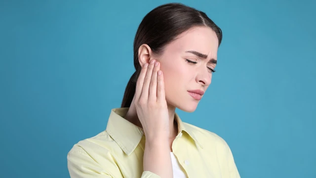 Bị viêm tai ngoài kiêng ăn gì và nên ăn gì?