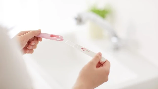 Bơm IUI sau 10 ngày thử que 1 vạch, có còn cơ hội không?