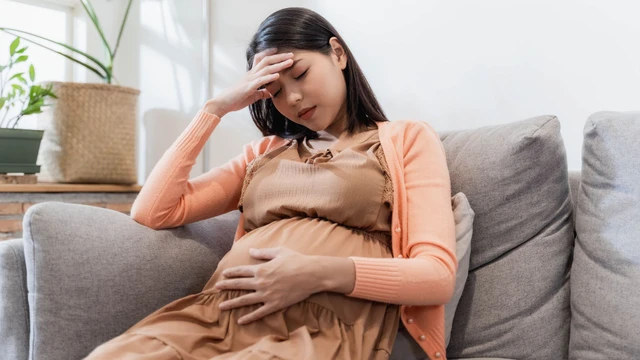 Cách giảm đau đầu khi mang thai an toàn, hiệu quả cho mẹ bầu