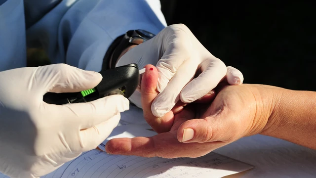 Cách hiểu định lượng glucose máu và chăm sóc sức khỏe đường huyết