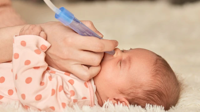 Cách hút mũi cho trẻ sơ sinh 1 tháng tuổi tại nhà an toàn mẹ nên biết