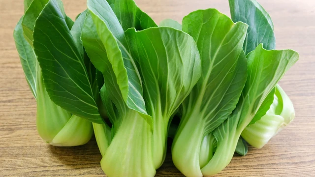 Cải thìa ăn sống được không? Giá trị dinh dưỡng của cải thìa