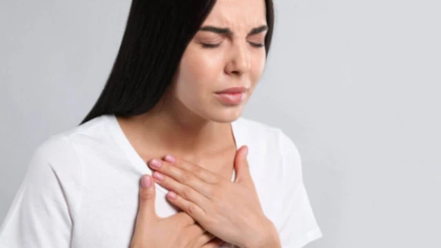 Cảm giác thở nặng nề có đáng lo không?
