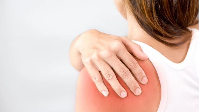 Chấn thương vai: Cách nhận biết, xử lý và phục hồi hiệu quả