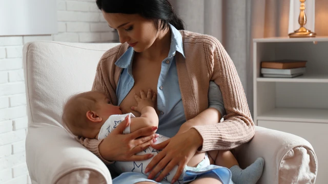Chất lượng sữa mẹ theo thời gian có gì thay đổi?
