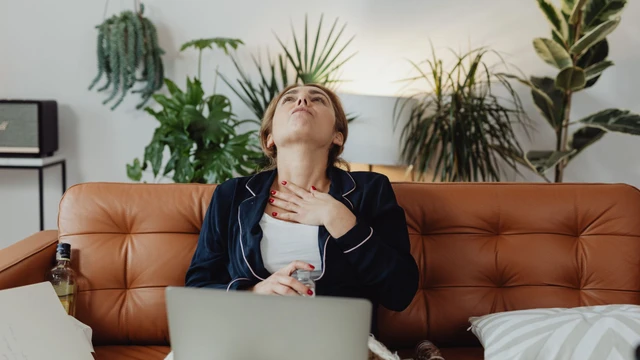 Chảy dịch mũi sau là gì? Những điều cần biết về hội chứng chảy dịch mũi sau 