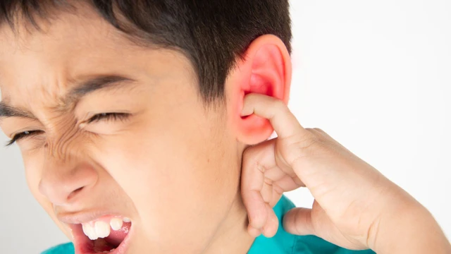 Chảy dịch tai: Nguyên nhân, triệu chứng và cách xử lý 