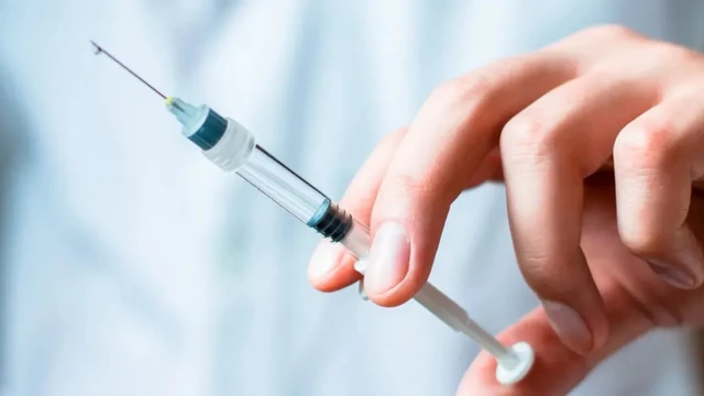 Có nên tiêm huyết thanh uốn ván cho bà bầu hay không?