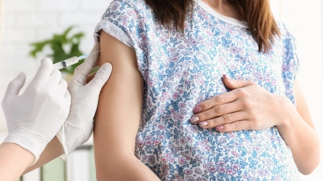 Có nên tiêm phòng uốn ván cho bà bầu hay không?