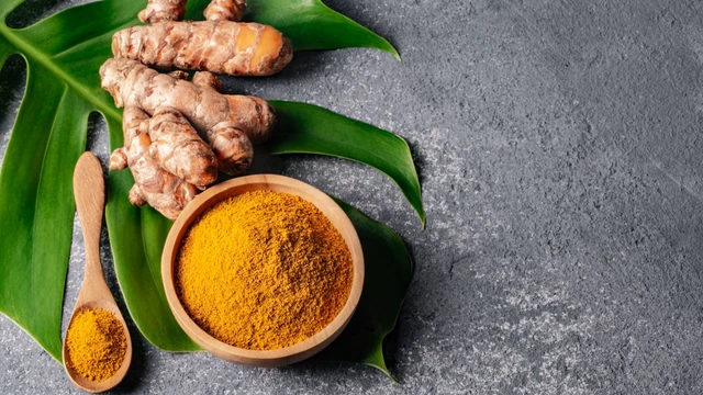 Củ nghệ tươi có tác dụng gì đối với sức khỏe và làn da? Một số lưu ý cần biết