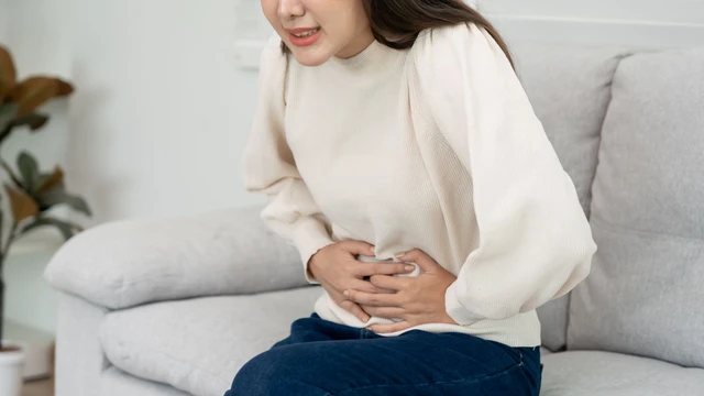 Đau quặn bụng khi đói là dấu hiệu gì? Nguyên nhân và cách xử trí