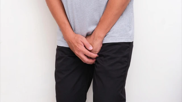 Đau tinh hoàn là gì? Nguyên nhân, triệu chứng và cách điều trị