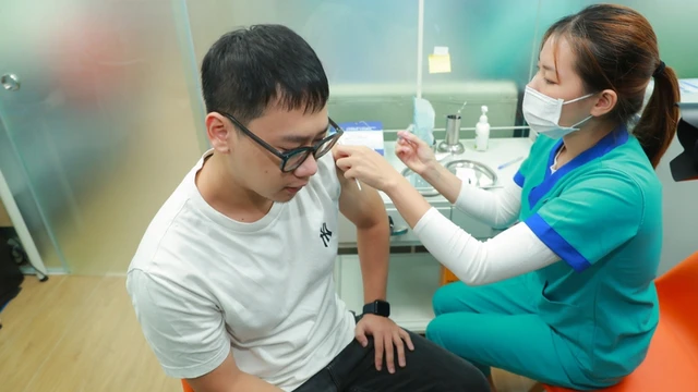 Địa điểm tiêm vắc xin cho người lớn ở đâu?