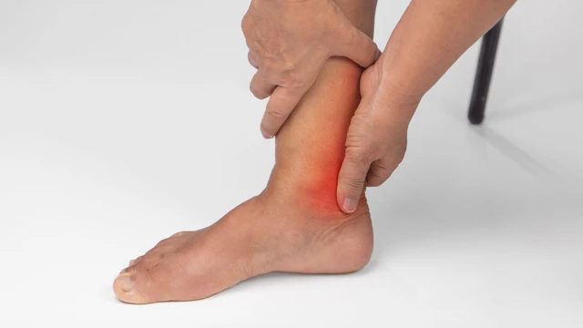 Đứt dây chằng cổ chân: Triệu chứng, nguyên nhân và cách xử lý đúng