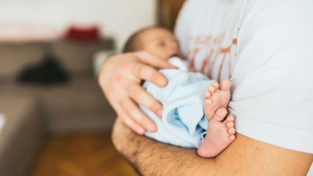 Giảm trương lực cơ ở trẻ sơ sinh: Dấu hiệu, nguyên nhân và cách xử trí