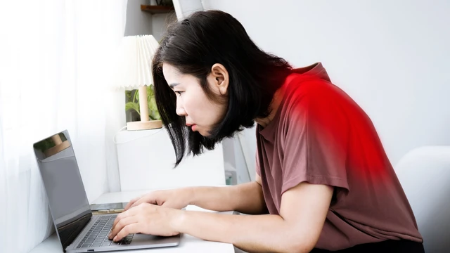 Gù cột sống: Nguyên nhân, dấu hiệu và các phương pháp điều trị